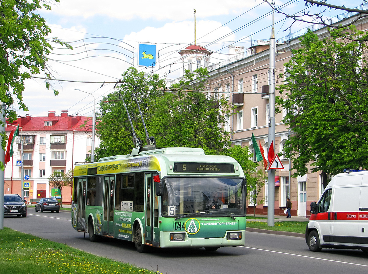 Гомель, БКМ 32102 № 1744