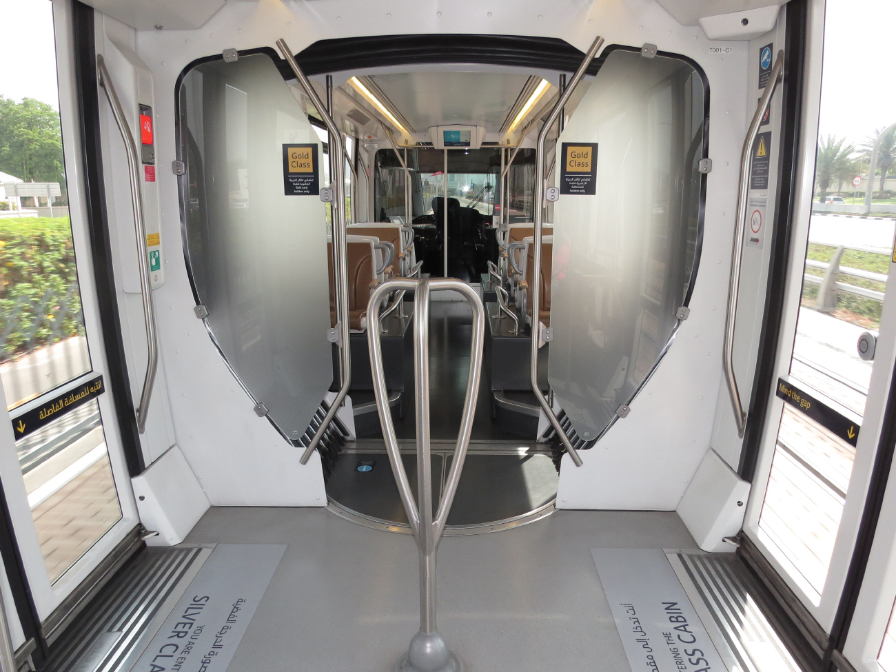 Дубай, Alstom Citadis 402 № 001