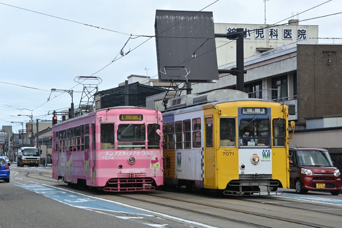 Takaoka, Nippon Sharyō Nr 7074; Takaoka, Nippon Sharyō Nr 7071