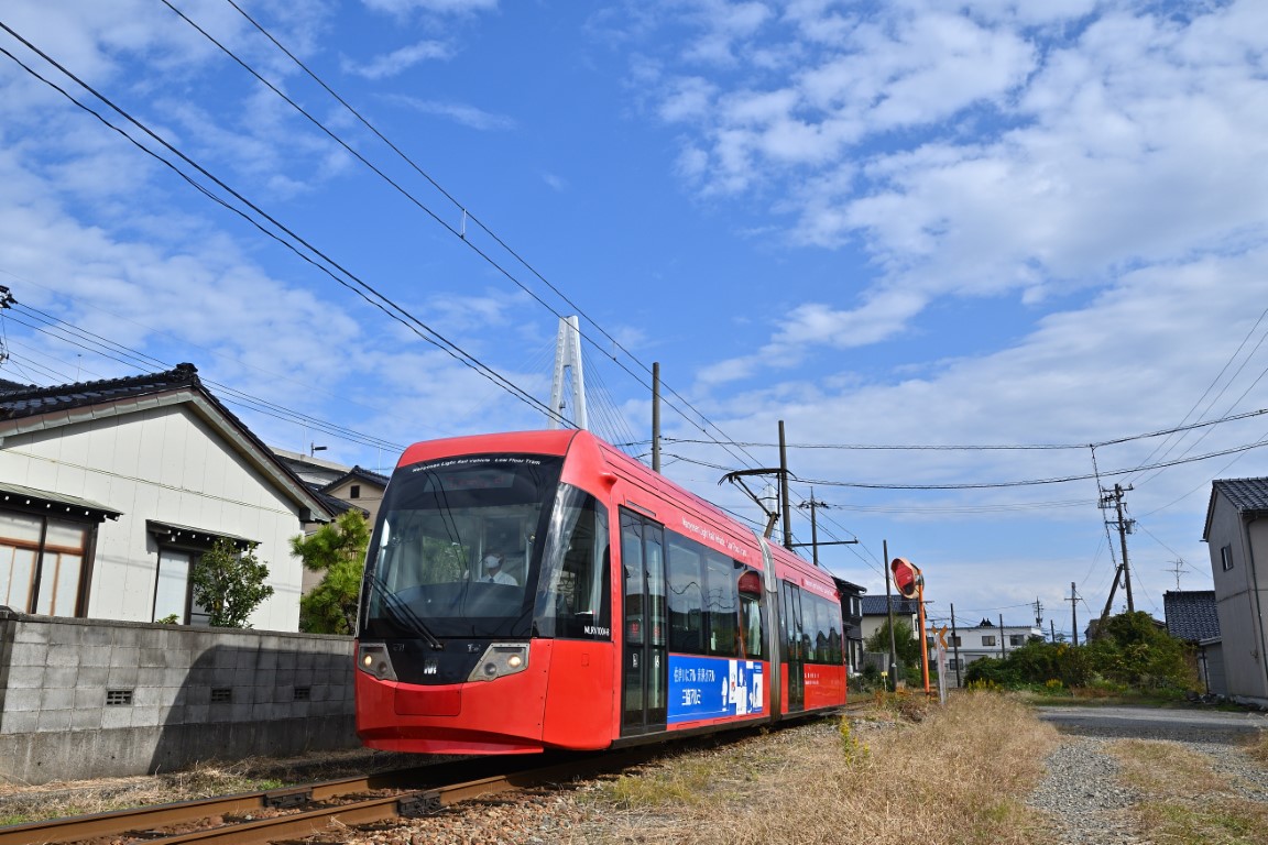 Такаока, Niigata/Bombardier MLRV1000 № MLRV1004