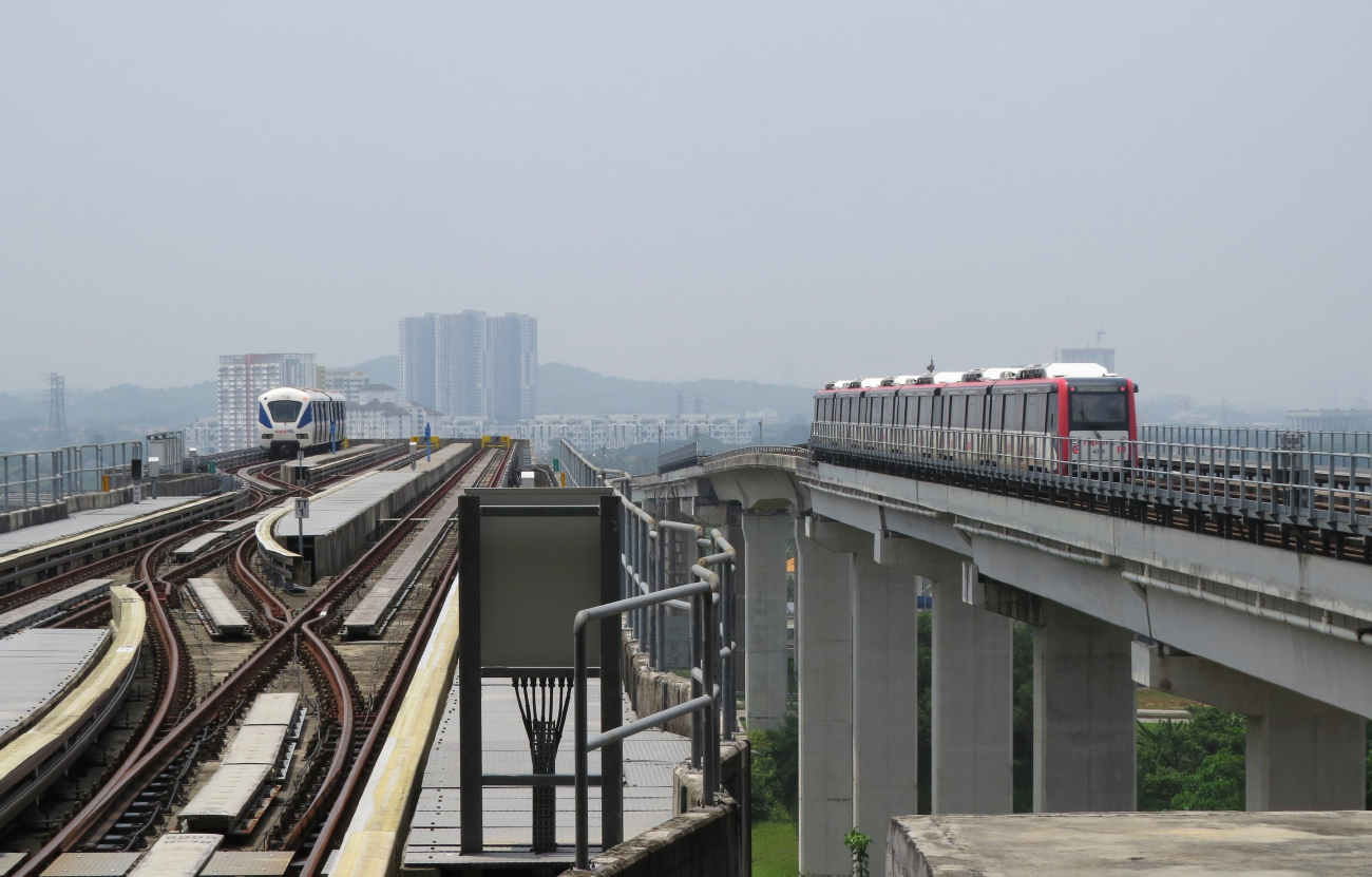 Куала-Лумпур — Линия 3/4 — LRT (Ampang / Sri Petaling Line); Куала-Лумпур — Линия 5 — LRT (Kelana Jaya Line)
