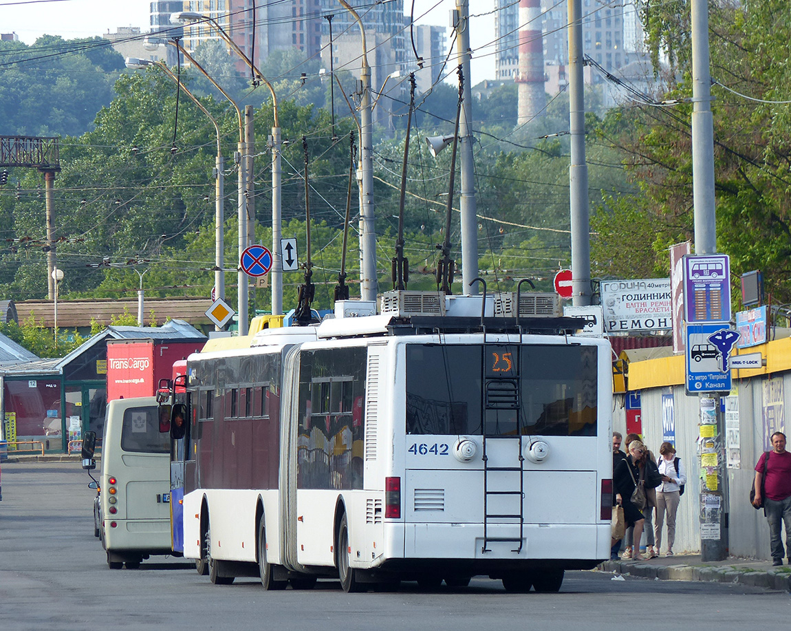 Киев, ЛАЗ E301D1 № 4642