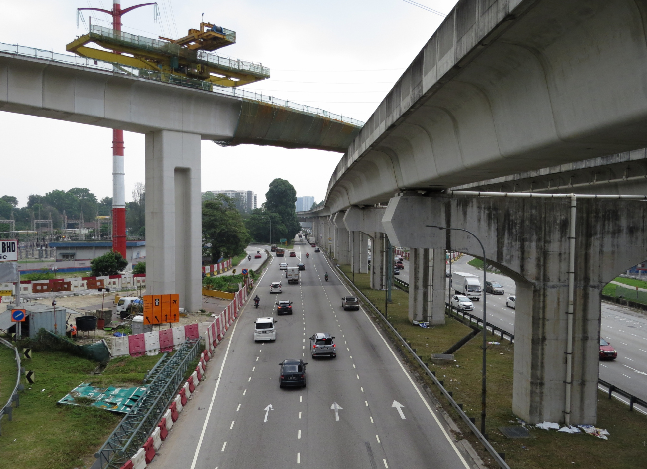 Куала-Лумпур — Линия 11 — LRT (Shah Alam Line); Куала-Лумпур — Линия 5 — LRT (Kelana Jaya Line)