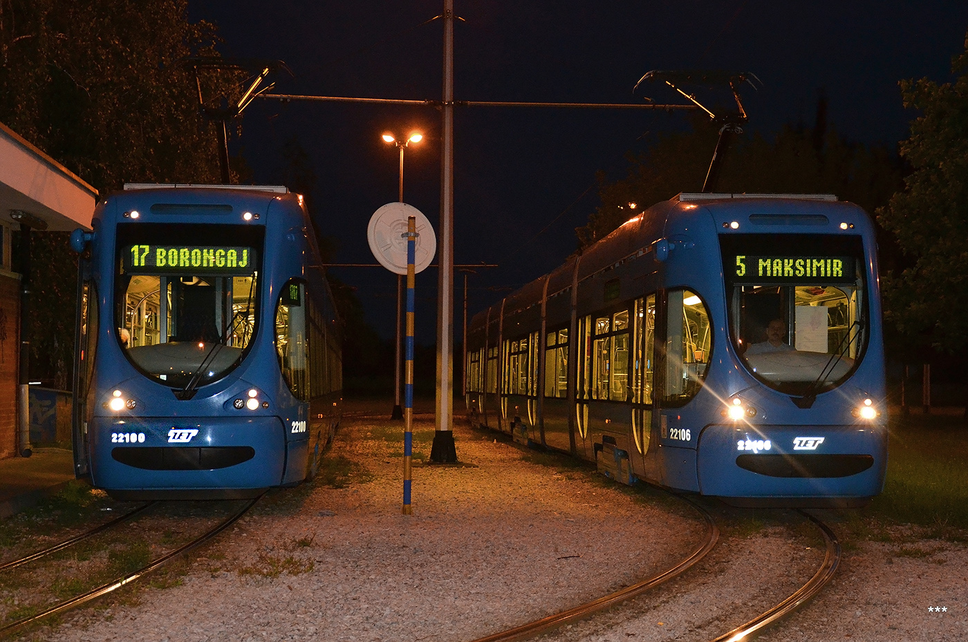 Загреб, Končar TMK 2200 № 22100; Загреб, Končar TMK 2200 № 22106