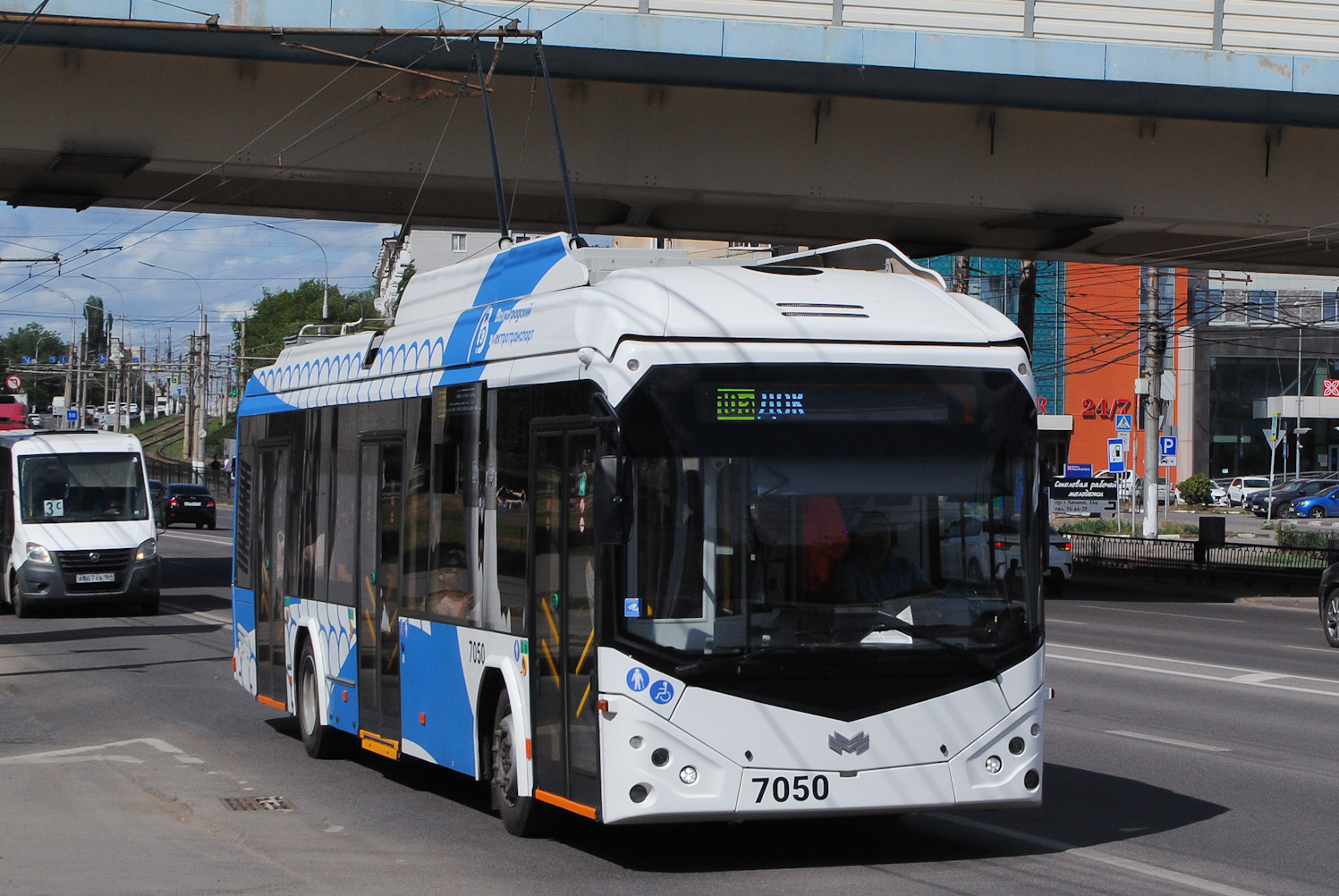 Волгоград, БКМ 32100D № 7050