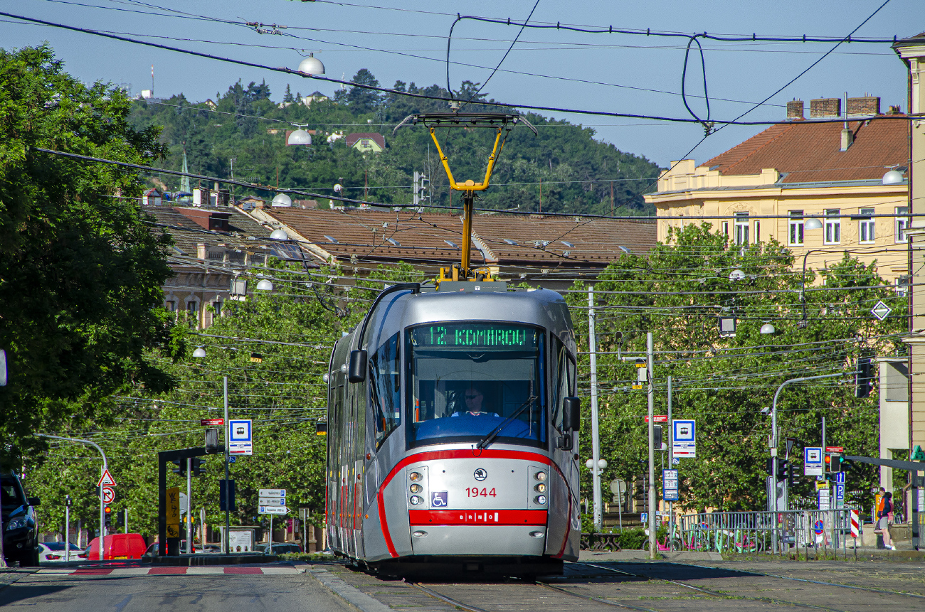 Брно, Škoda 13T Elektra № 1944