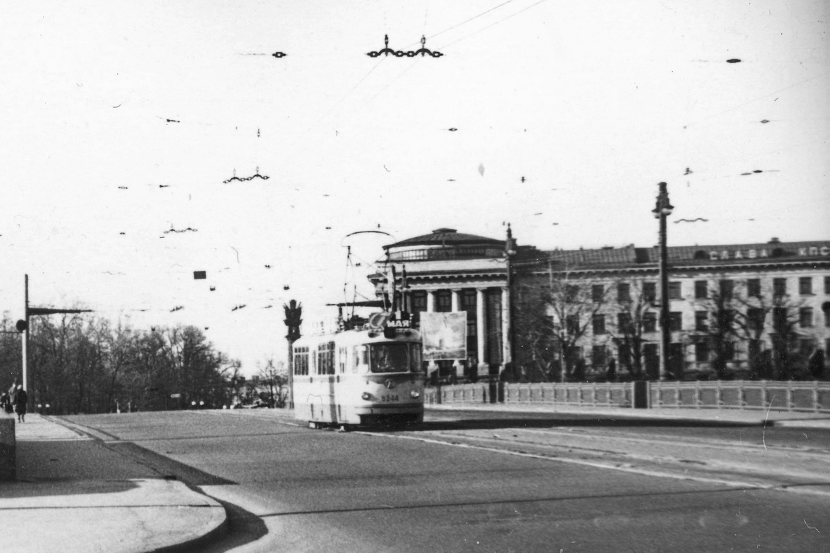 Petrohrad, LM-57 č. 5244