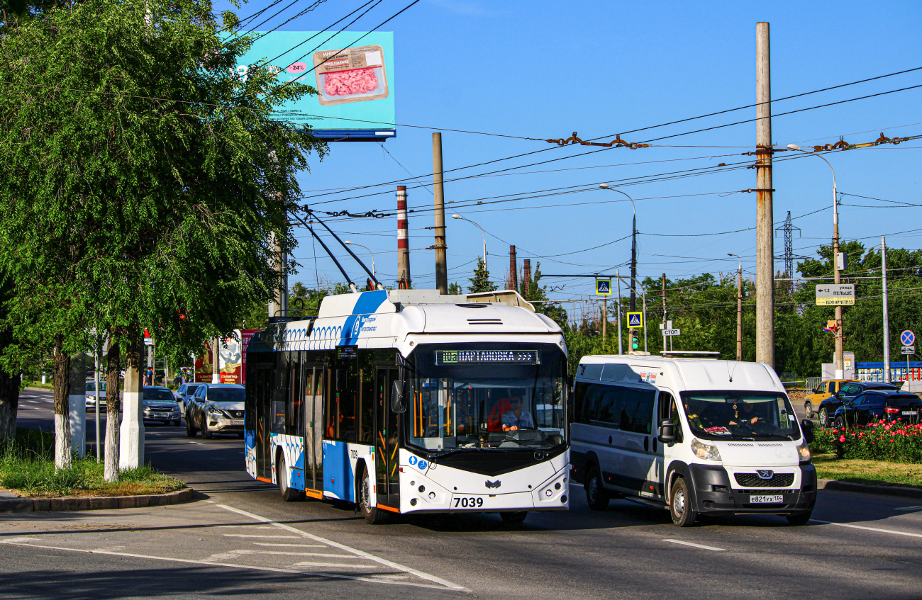 Волгоград, БКМ 32100D № 7039