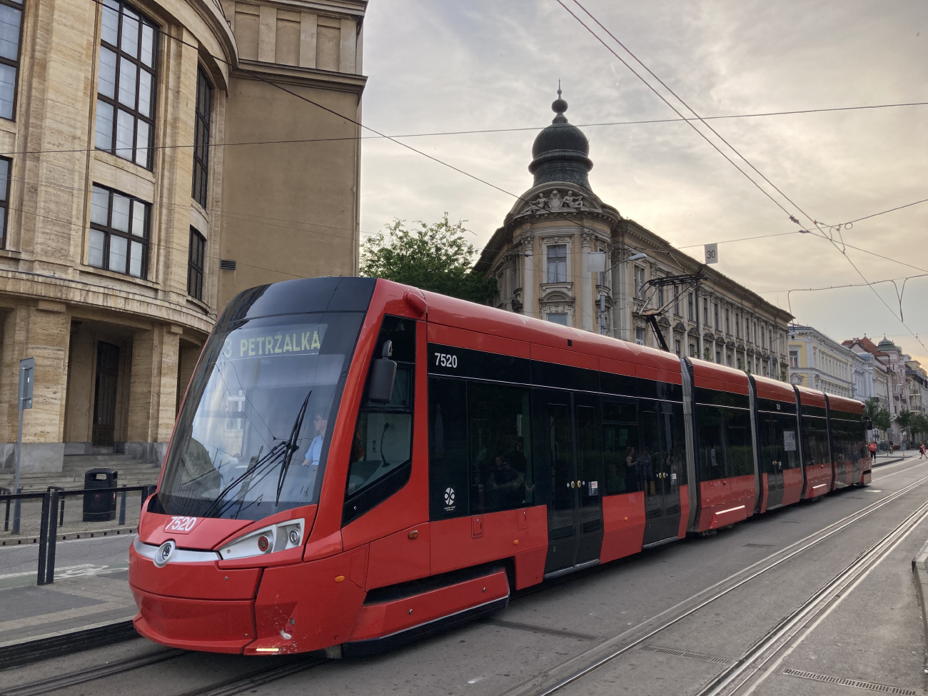 Братислава, Škoda 30T ForCity Plus № 7520