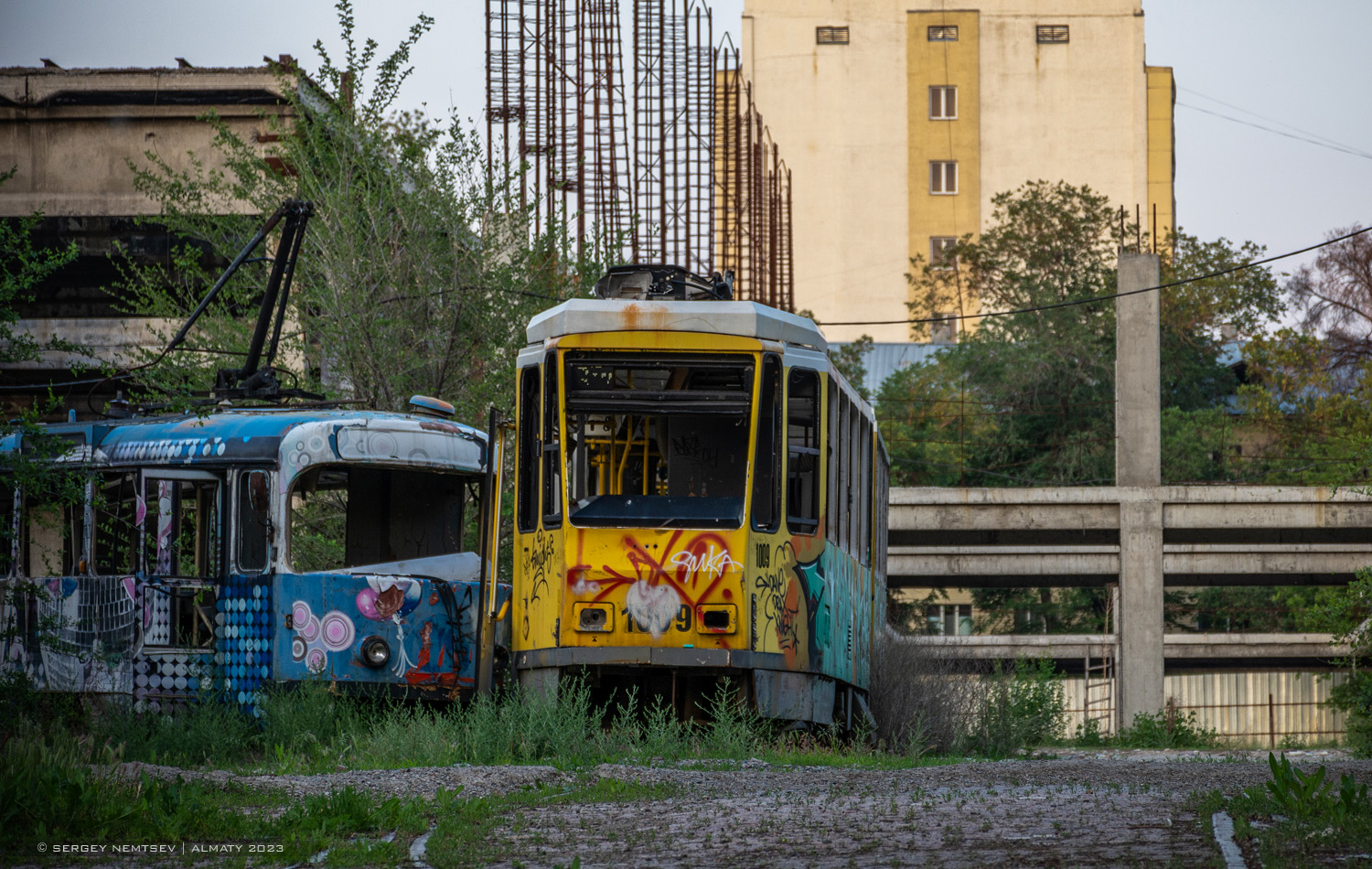 Almati, Tatra KT4DtM — 1009