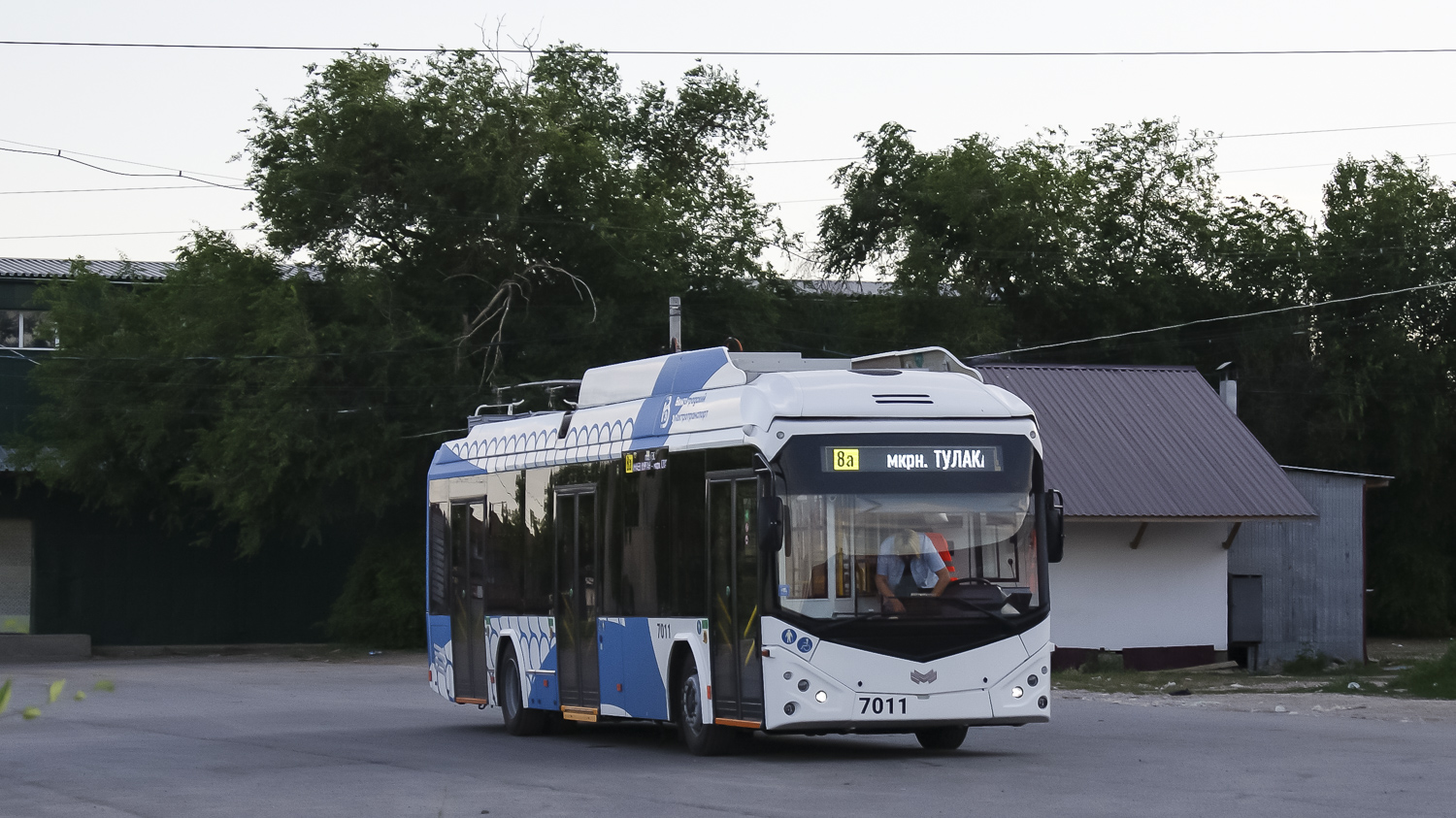 Волгоград, БКМ 32100D № 7011
