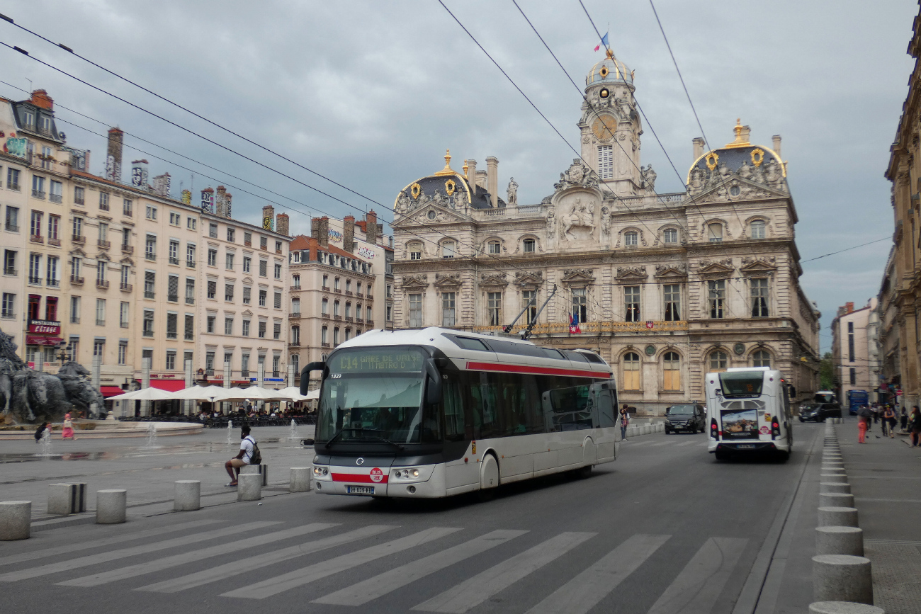 Лион, Irisbus Cristalis ETB 12 № 1829
