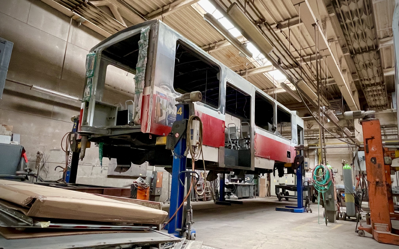 Брно, Tatra KT8D5R.N2 № 1727; Брно — Транспортная ностальгия 2023 года и прощание с троллейбусами Шкода 14Тр и 15Тр