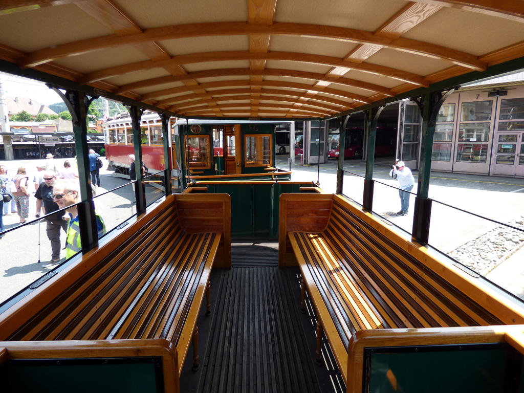 Инсбрук, Двухосный прицепной Graz № 16; Инсбрук — "Mit alten Bahnen auf neuen Schienen"