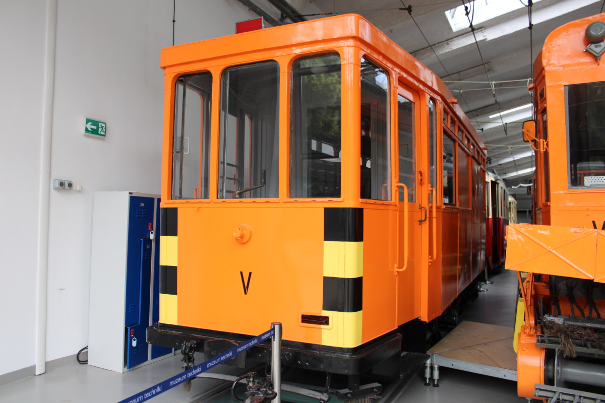 Szczecin, Dessau 2-axle trailer car — V