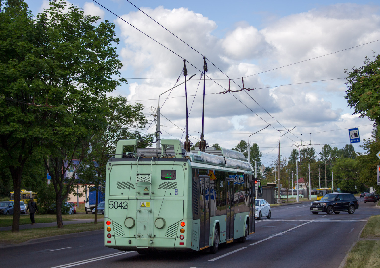 Минск, БКМ 32100D № 5042