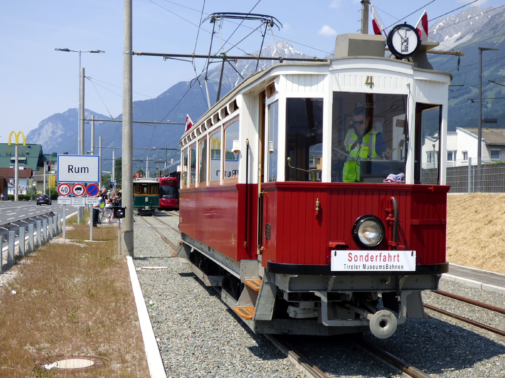 Инсбрук, Четырёхосный моторный Graz № 4; Инсбрук — "Mit alten Bahnen auf neuen Schienen"
