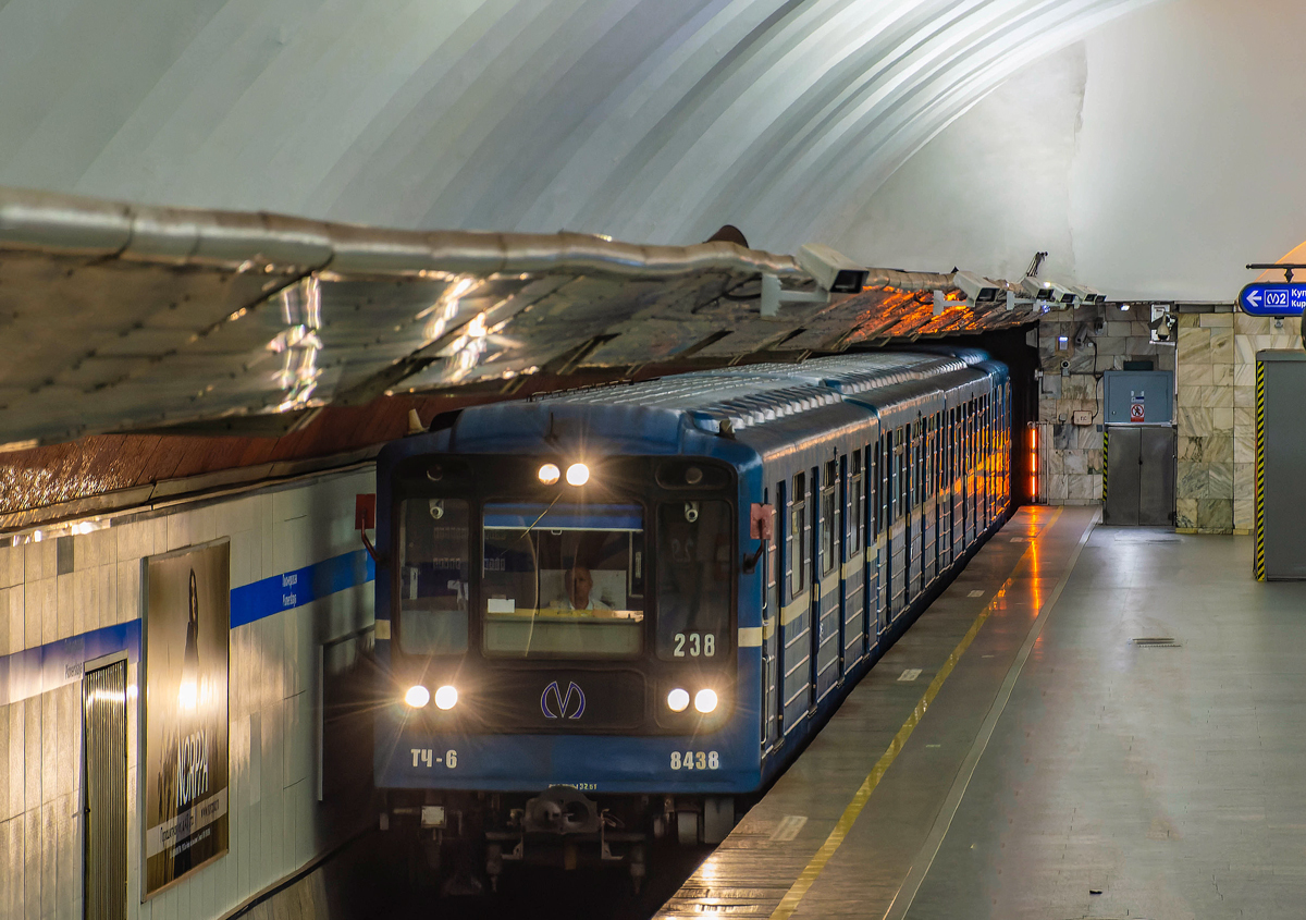 Санкт-Петербург, 81-717 (ЛВЗ) № 8438