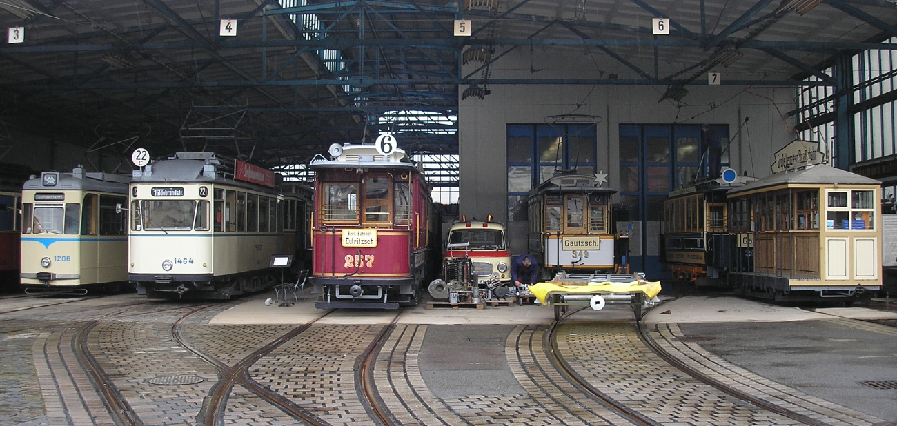 Лейпциг, Gotha G4-65 № 1206; Лейпциг, Двухосный моторный Dessau № 1464; Лейпциг, Двухосный моторный Weimar/AEG № 257 Лейпциг, Gotha G4-65 № 1206; Лейпциг, Двухосный моторный Dessau № 1464; Лейпциг, Двухосный моторный Weimar/AEG № 257