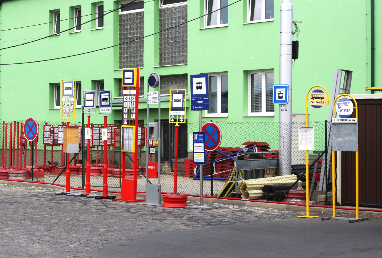 Брно — Линии и инфраструктура; Брно — Транспортная ностальгия 2023 года и прощание с троллейбусами Шкода 14Тр и 15Тр