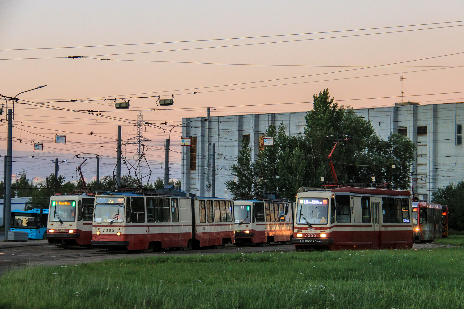 Санкт-Петербург, ЛВС-86К № 7002; Санкт-Петербург, ТС-77 № 7233