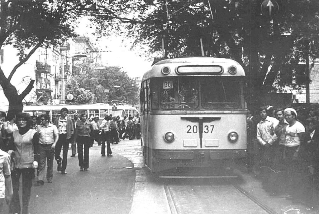 Kijów, KTV-57 Nr 2037; Kijów — Historical photos; Kijów — Tramway lines: Closed lines
