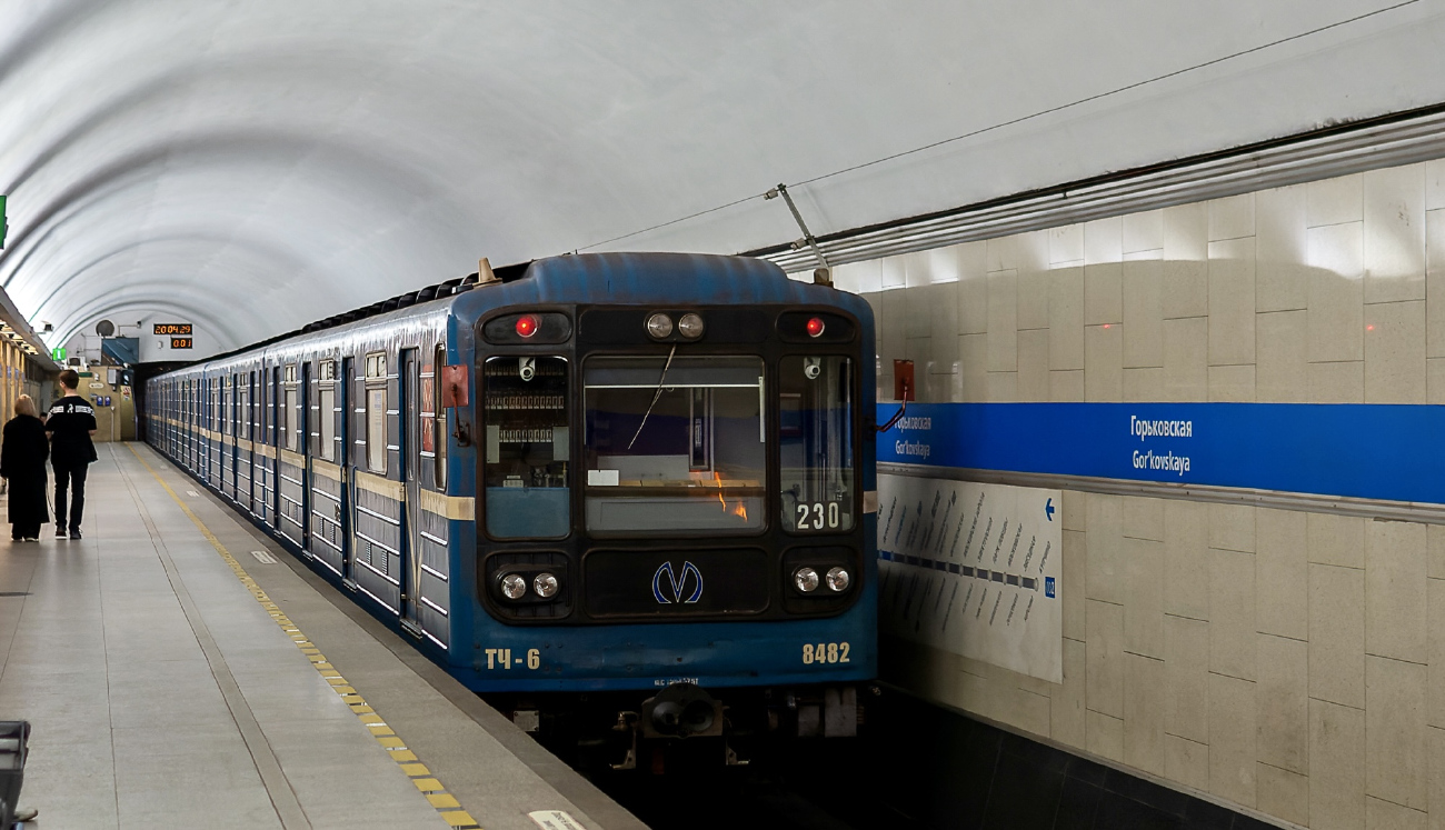 Санкт-Петербург, 81-717 (ЛВЗ) № 8482