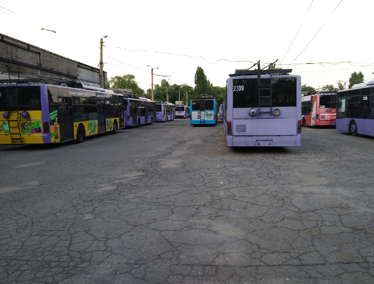 Донецк, ЛАЗ E183A1 № 2355; Донецк, ЛАЗ E301A1 № 2309