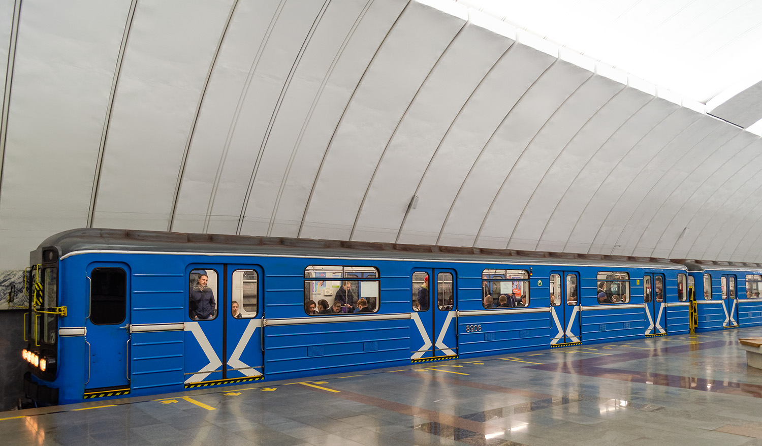 Екатеринбург, 81-717.5 (ЛВЗ/ВМ) № 8906
