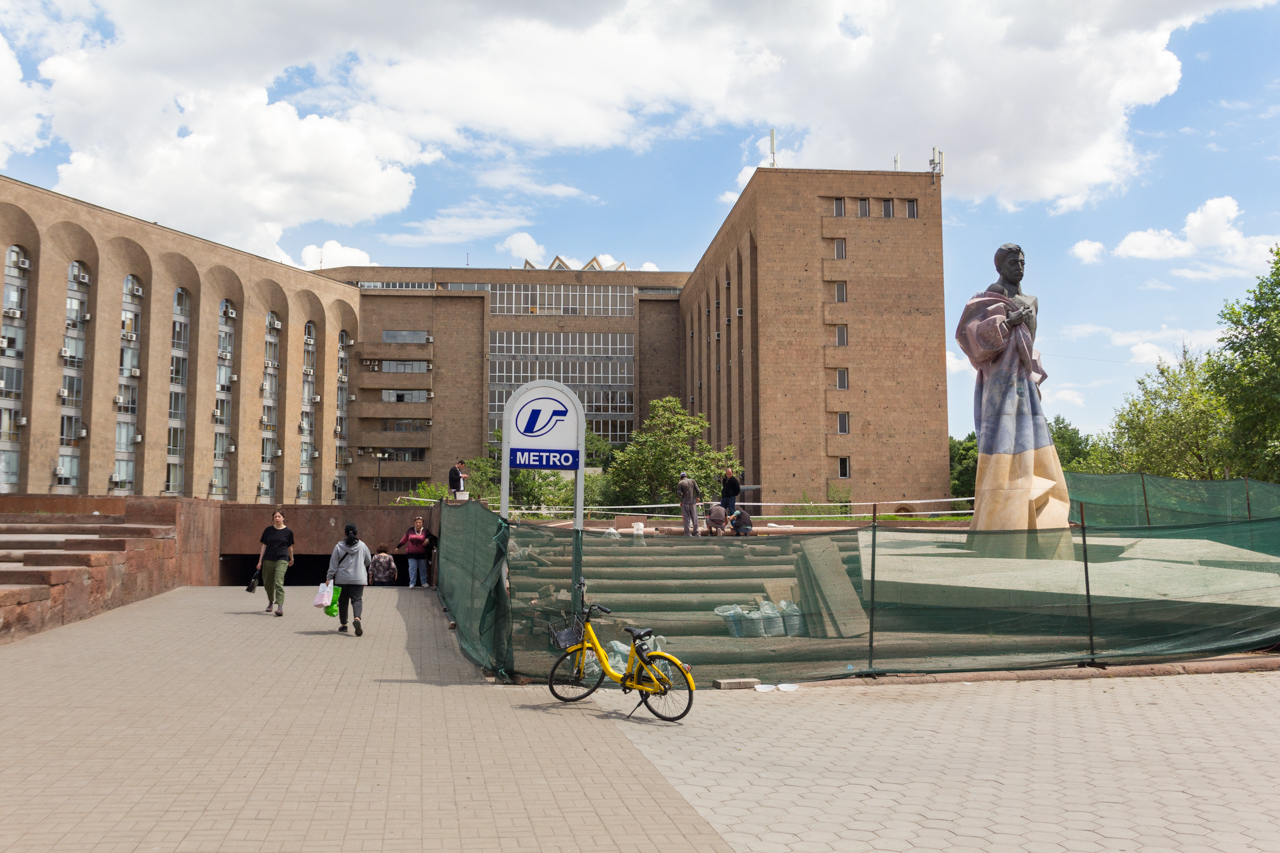 Ереван — Метрополитен — Станции, линии и инфраструктура