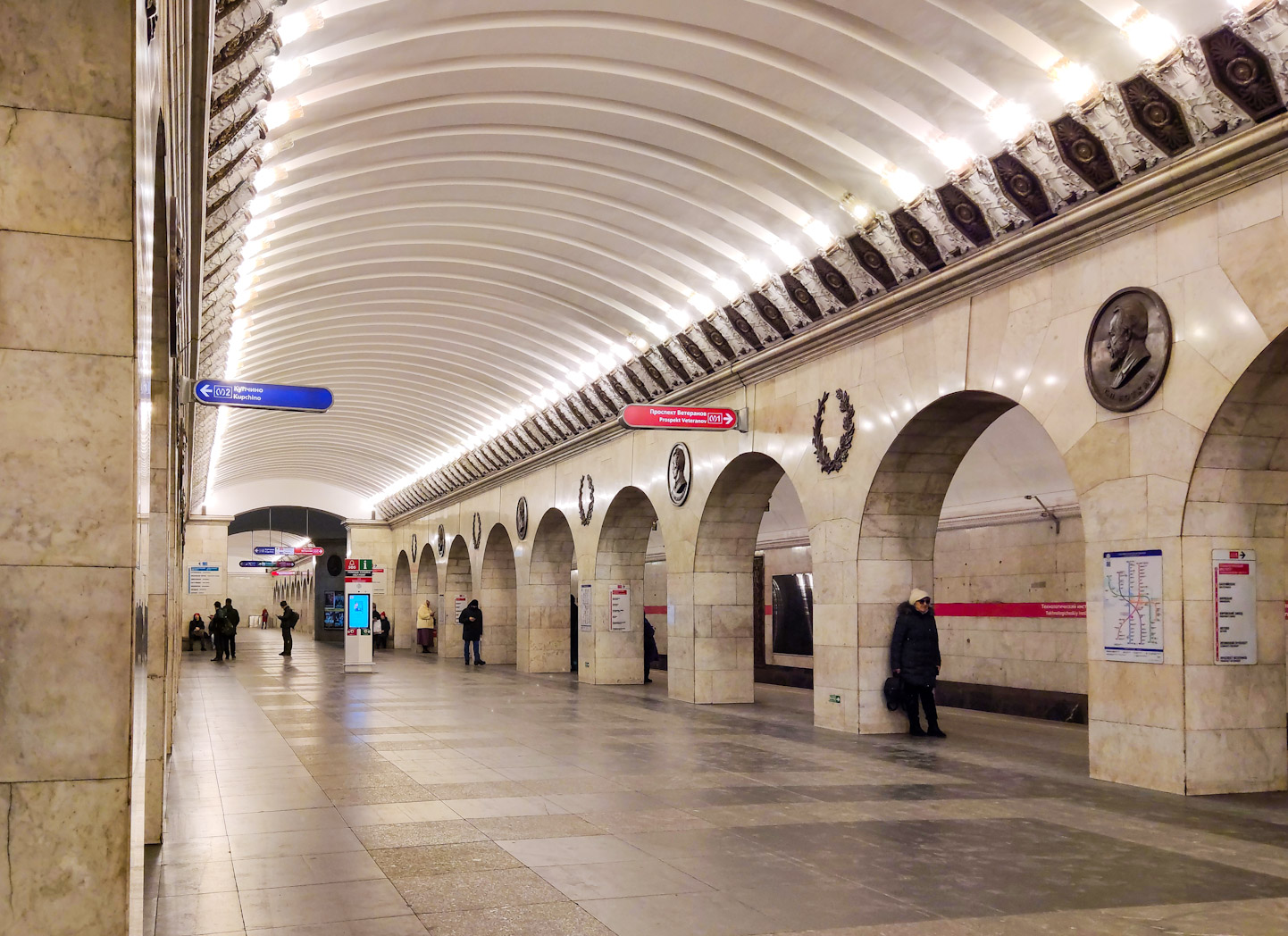 Sankt Petersburg — Metro — Line 1; Sankt Petersburg — Metro — Line 2