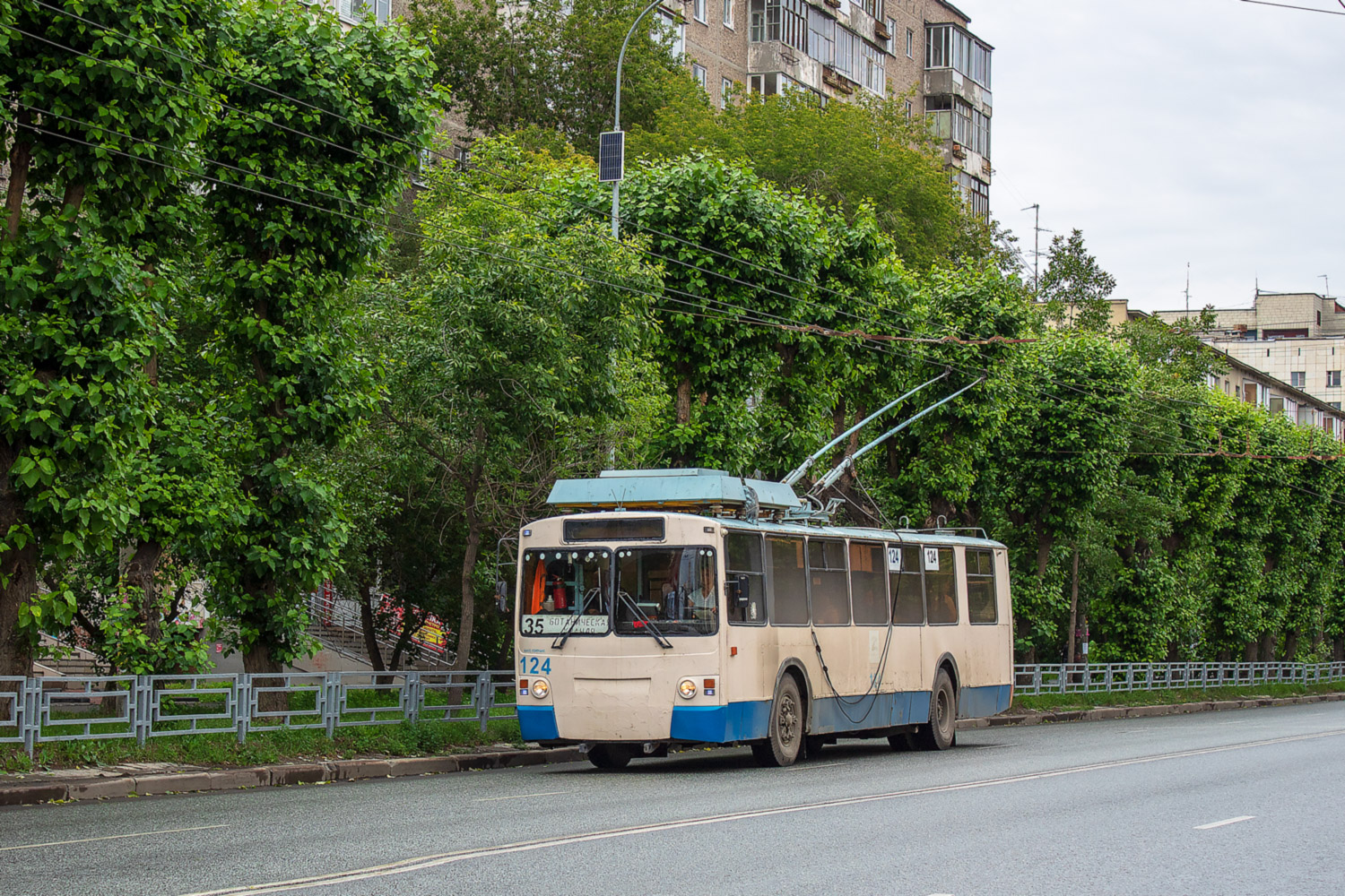 Екатеринбург, ЗиУ-682 КР Иваново № 124
