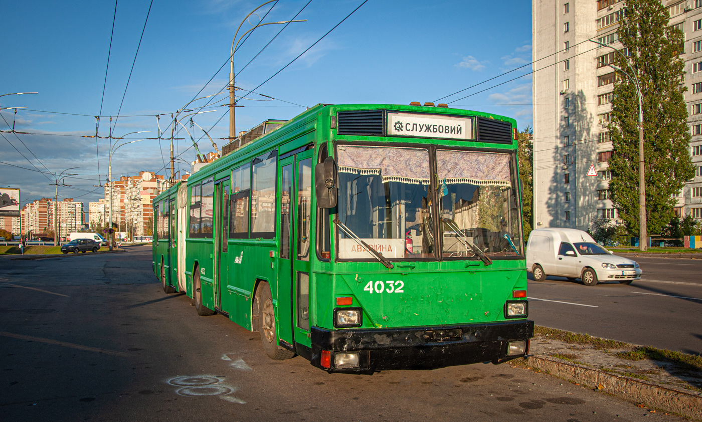 Киев, Киев-12.03 № 4032