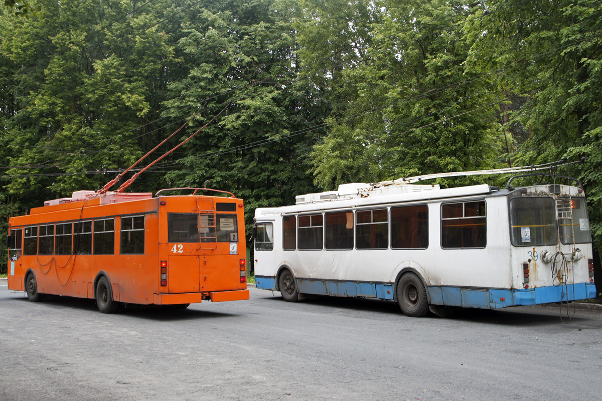 Кострома, Тролза-5275.05 «Оптима» № 42; Кострома, ЗиУ-682Г-016.02 (обр. 2013) № 39