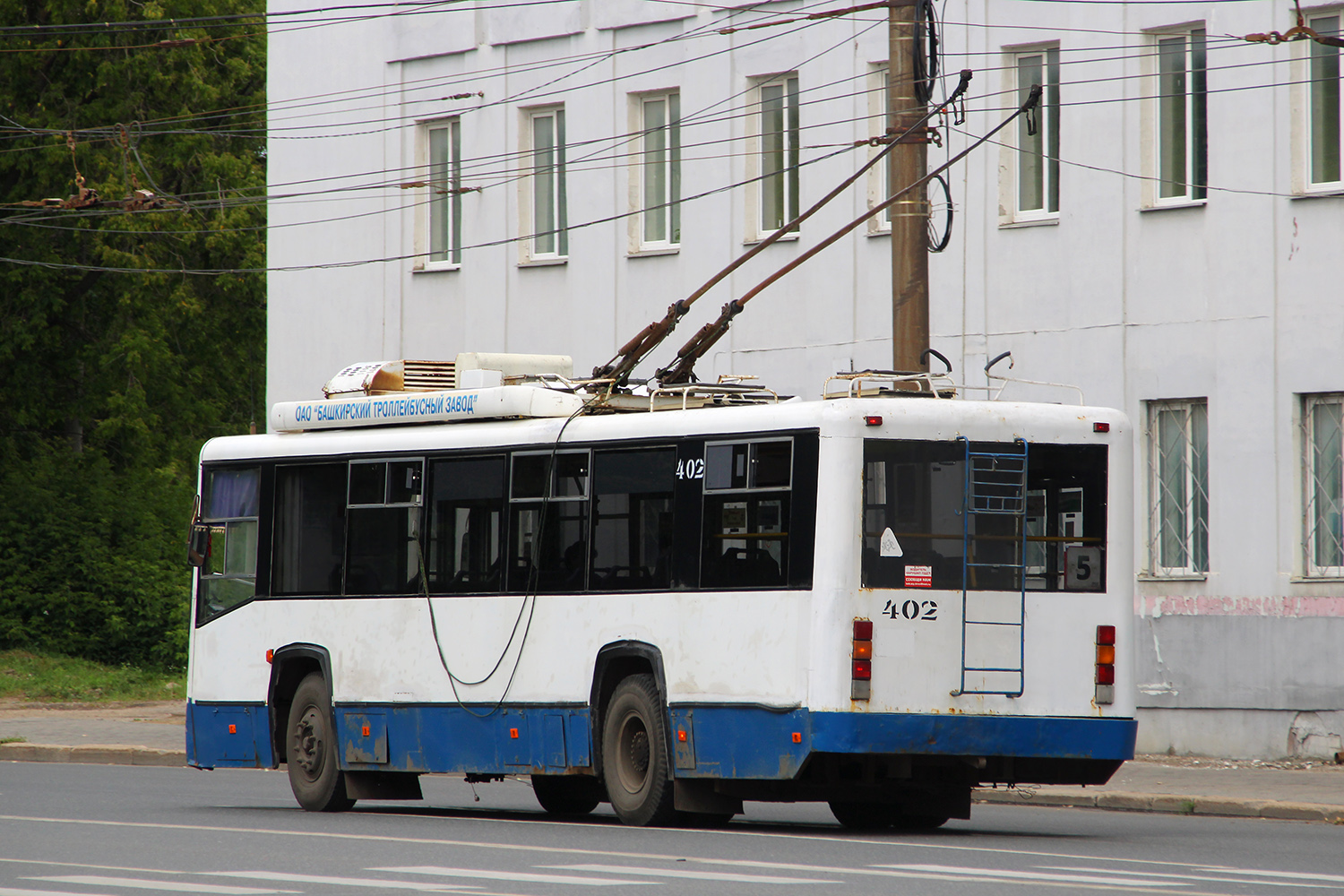 Киров, БТЗ-52767Р № 402