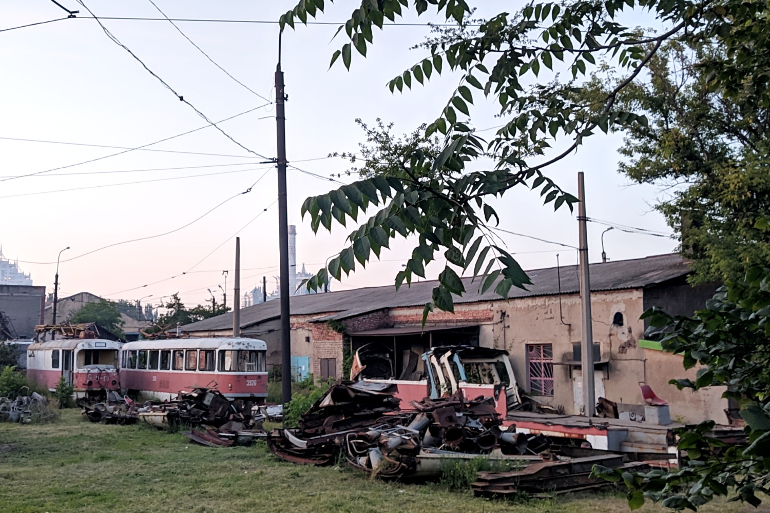 Donetsk, Tatra T3SU # 3926; Donetsk, Tatra T3SU # 941; Donetsk, Tatra T3SU # 955 Donetsk, Tatra T3SU # 3926; Donetsk, Tatra T3SU # 941; Donetsk, Tatra T3SU # 955