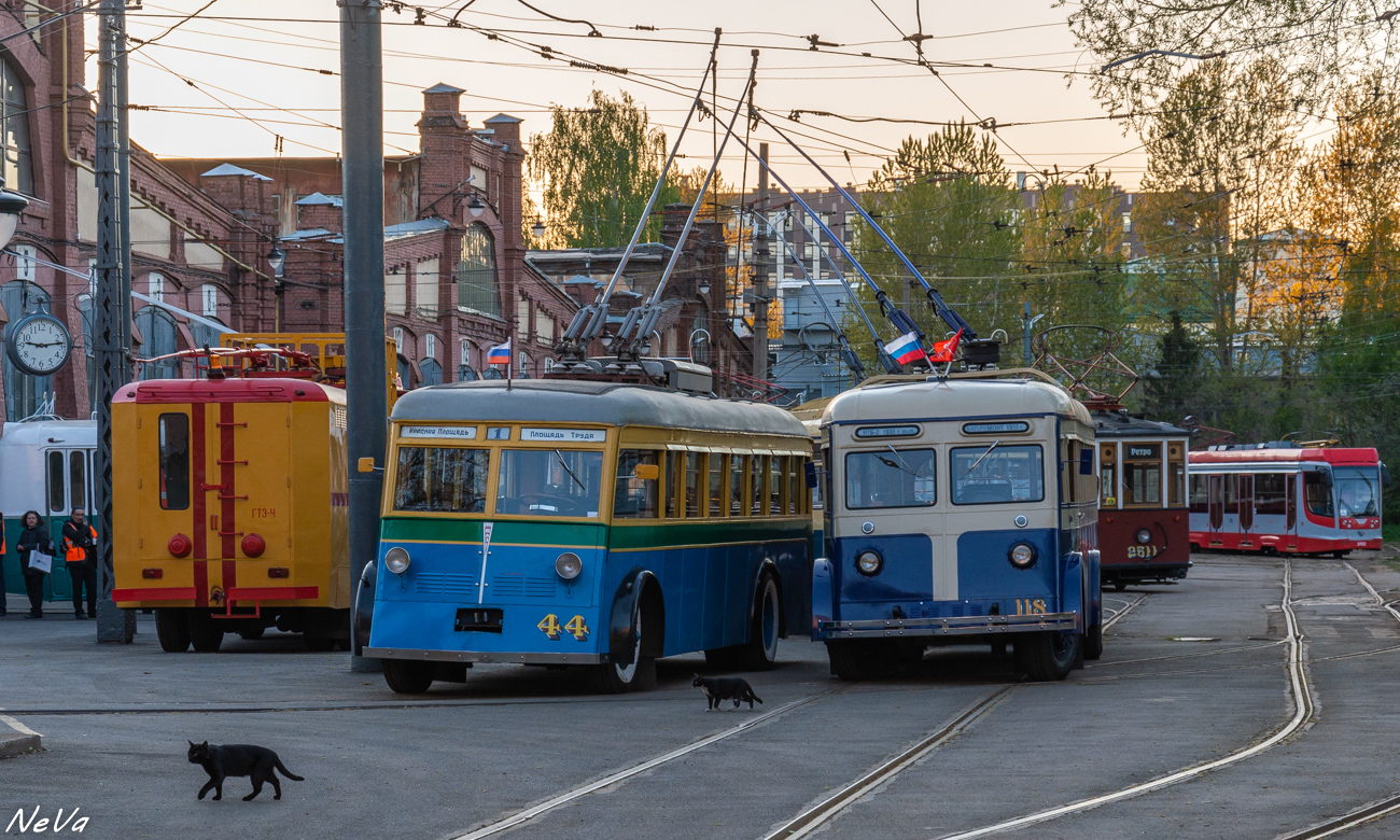 სანქტ-პეტერბურგი, YaTB-1 № 44; სანქტ-პეტერბურგი, YaTB-2 № 118; Transport and animals