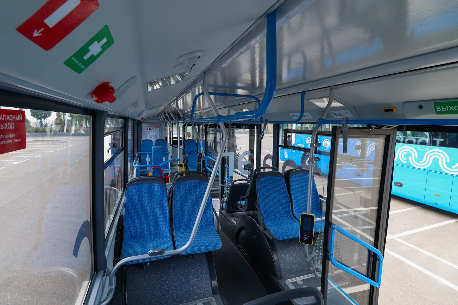 Moskau, KAMAZ-6282 Nr. 442204