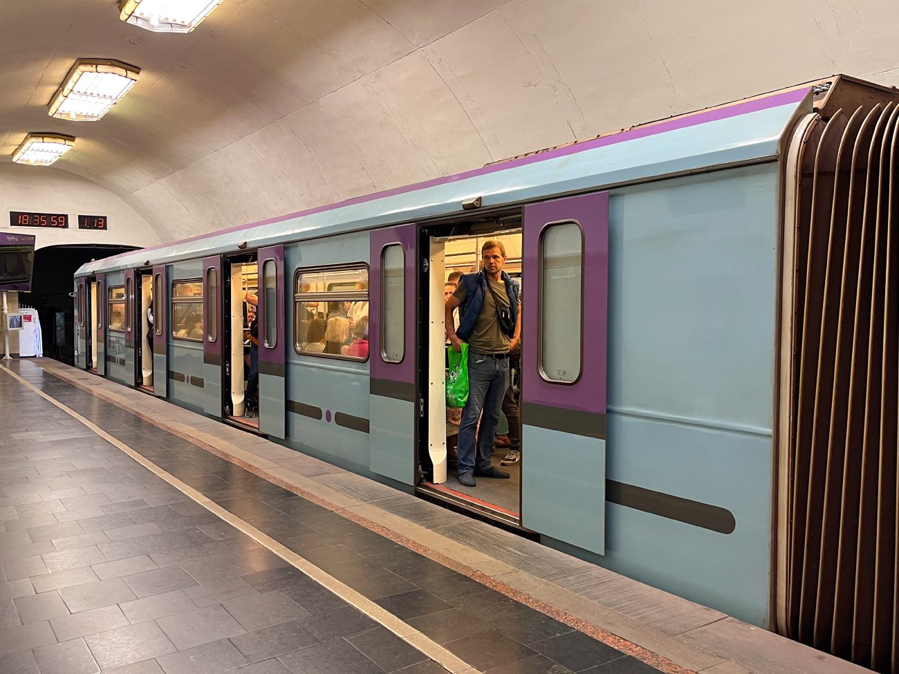 Москва, 81-760А № 37231