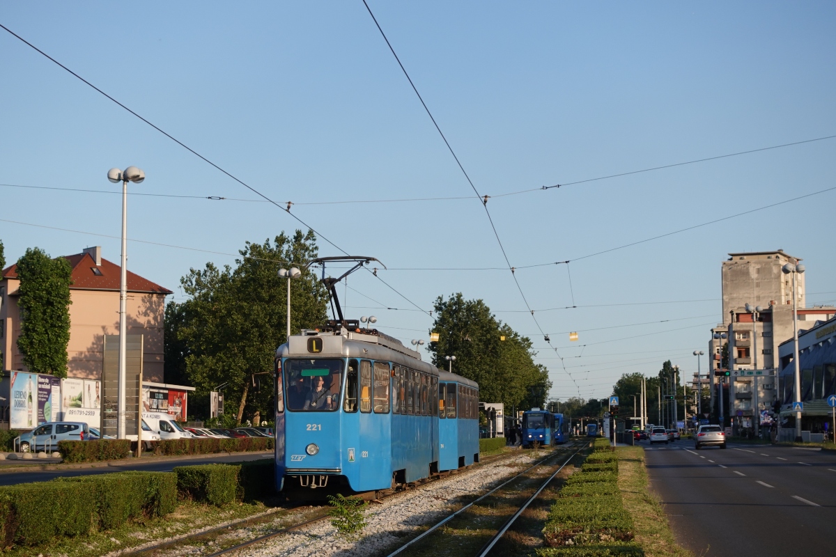Zagreb, Đuro Đaković TMK-1Z # 221