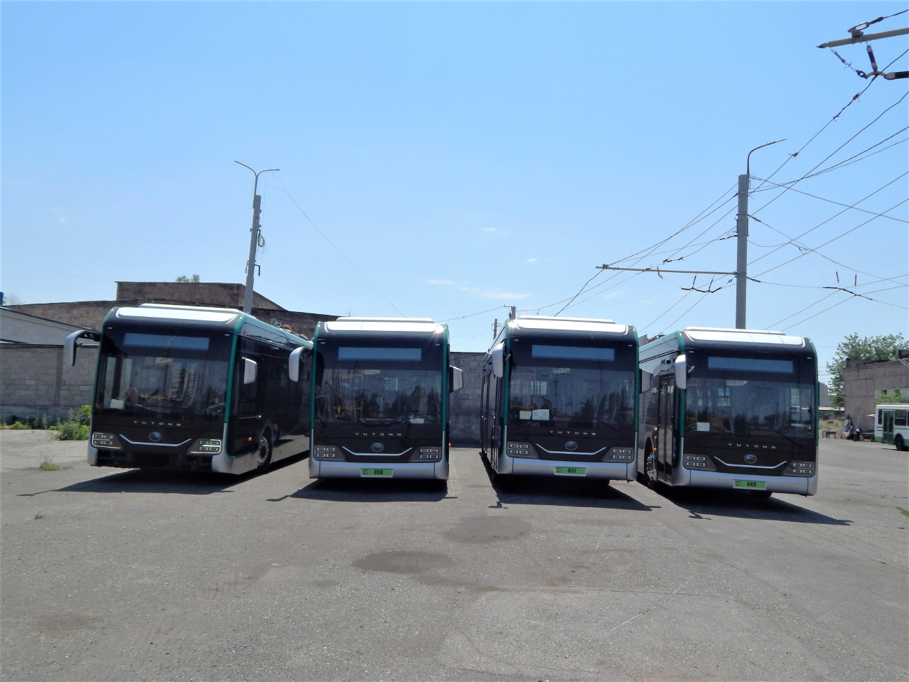 Ереван, Yutong ZK6128BEVG № 047; Ереван, Yutong ZK6128BEVG № 038; Ереван, Yutong ZK6128BEVG № 037; Ереван, Yutong ZK6128BEVG № 049