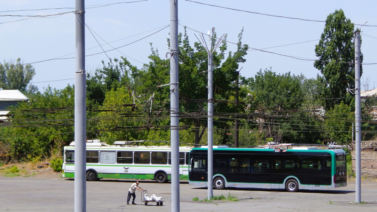 Ереван, Yutong ZK6128BEVG № 046; Ереван — Разные фотографии