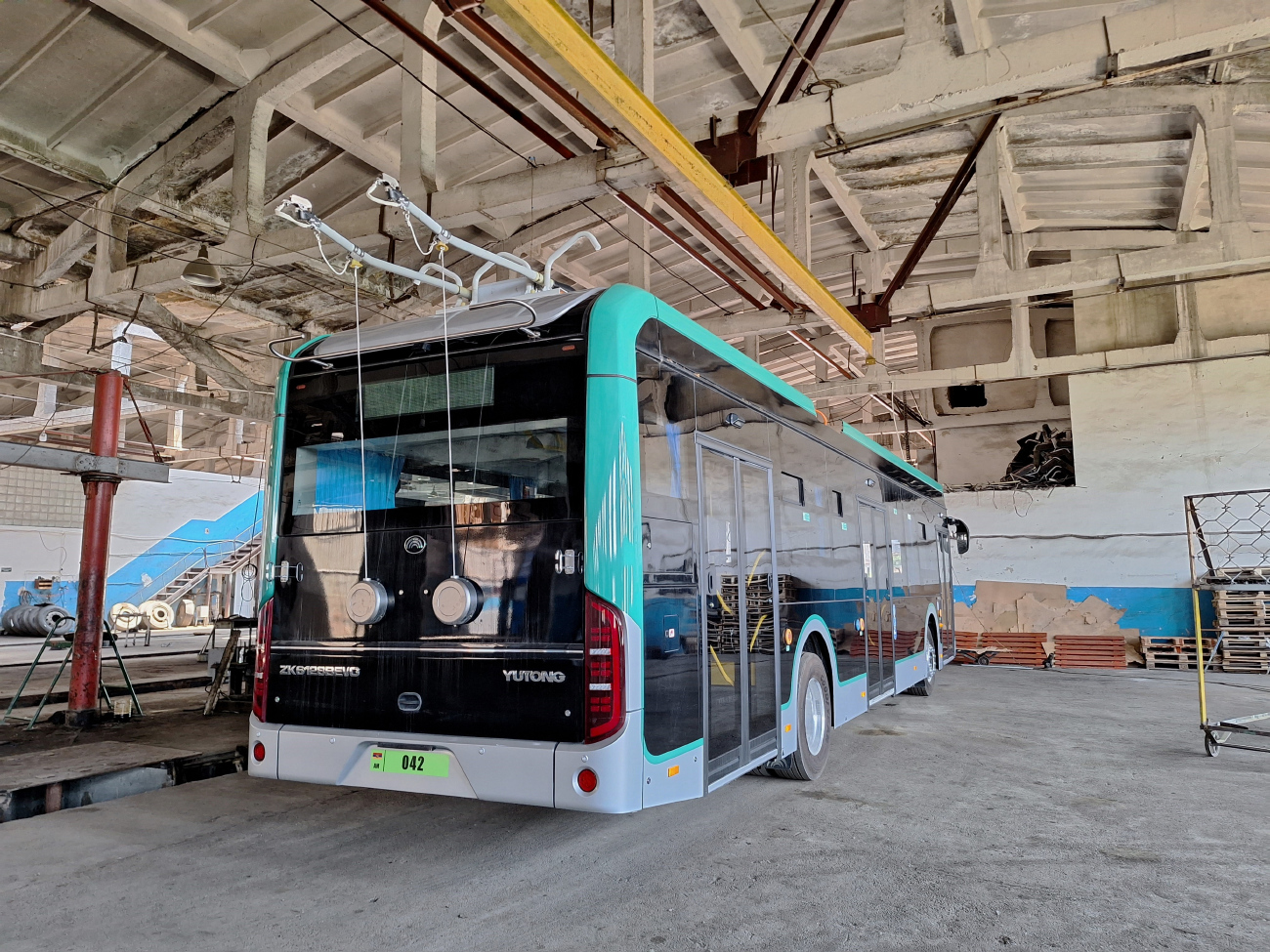 Ереван, Yutong ZK6128BEVG № 042