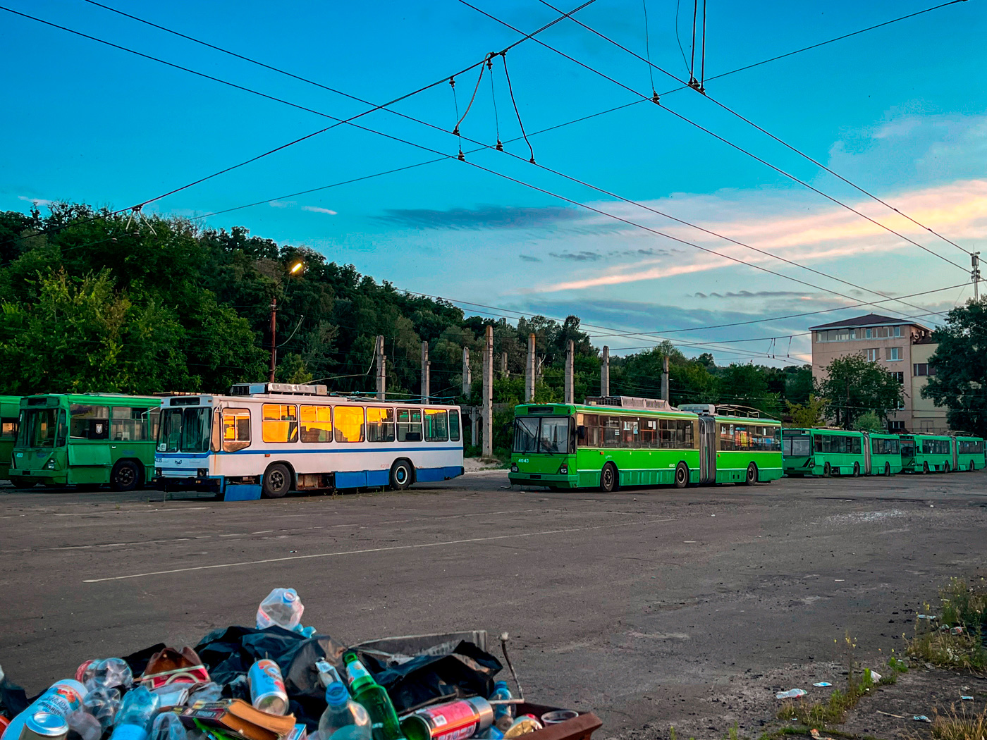 Kiev, YMZ T2 Nr. 4235; Kiev, Kyiv-12.03 Nr. 4043