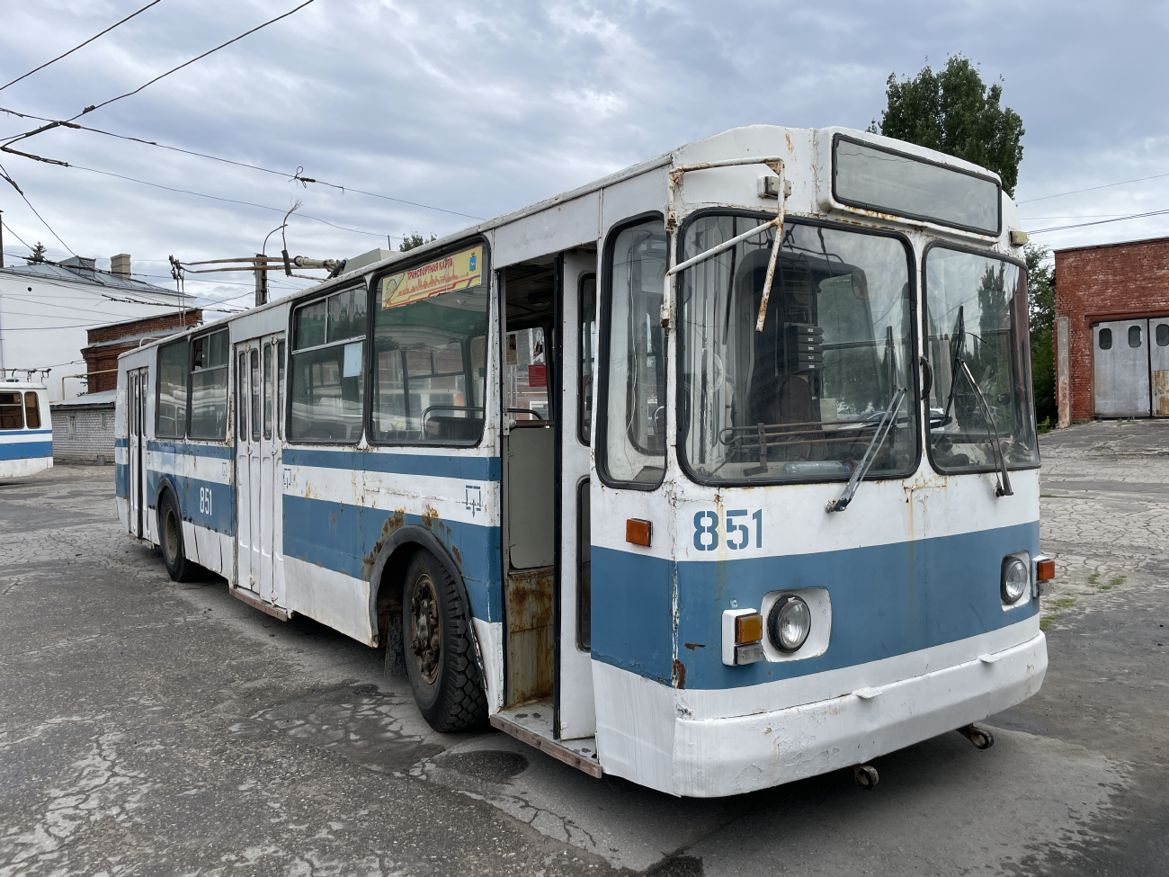 Самара, ЗиУ-682В-012 [В0А] № 851; Самара — Троллейбусное депо № 1