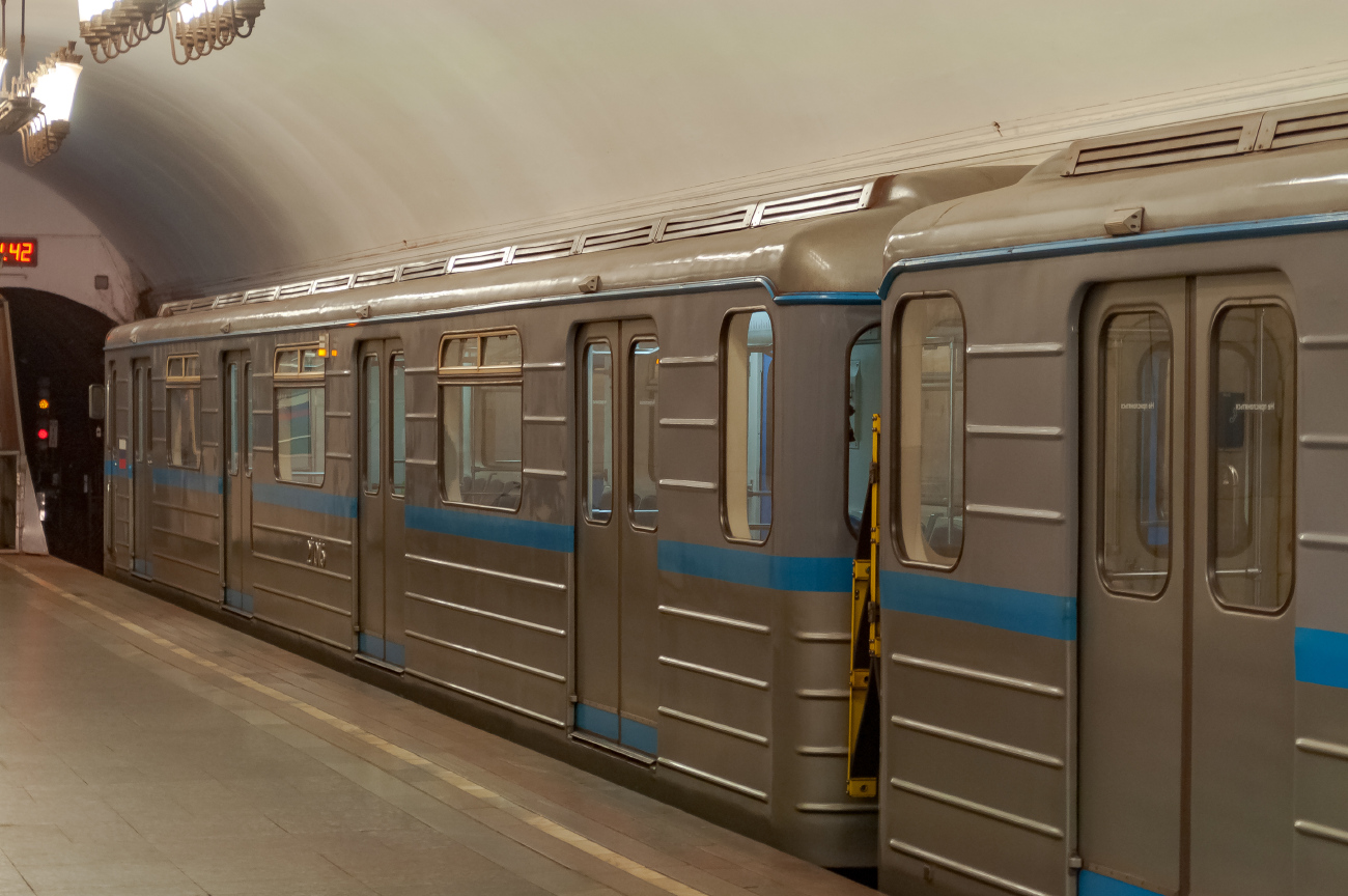 Moscow, 81-717.6 № 27015