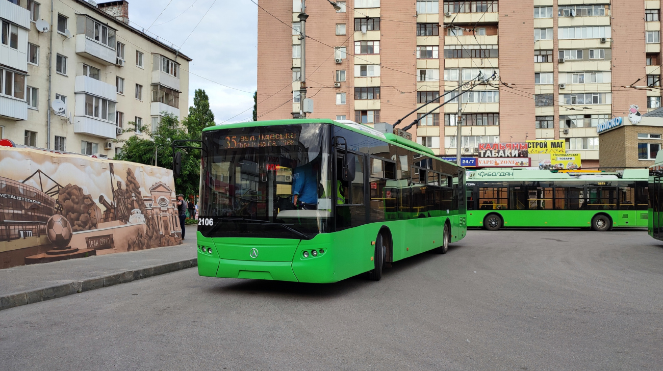 Harkov, LAZ E183A1 Nr. 2106