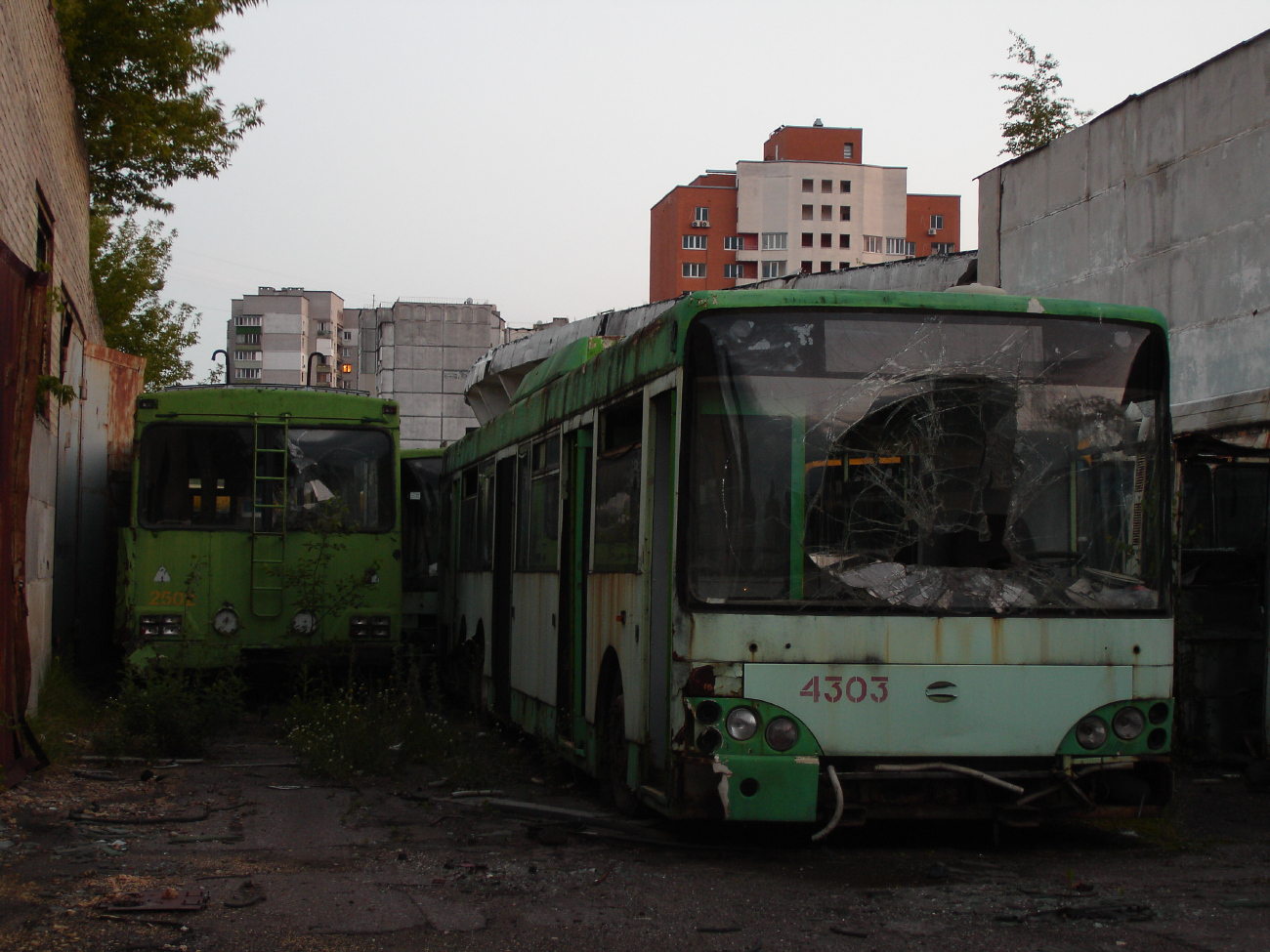 Киев, Киев-12.03 № 2502; Киев, Богдан E231 № 4303