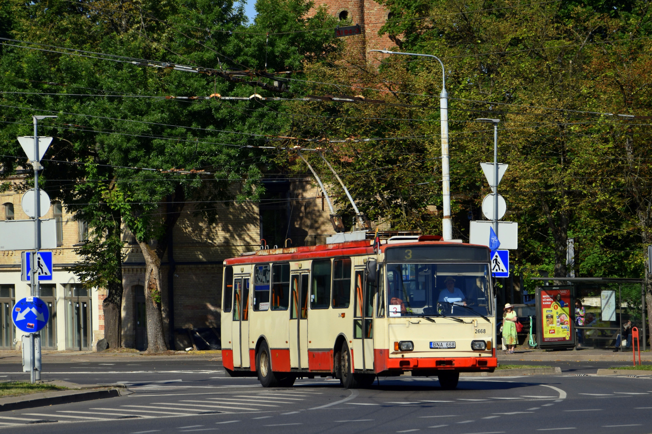 Vilnius, Škoda 14Tr17/6M № 2668