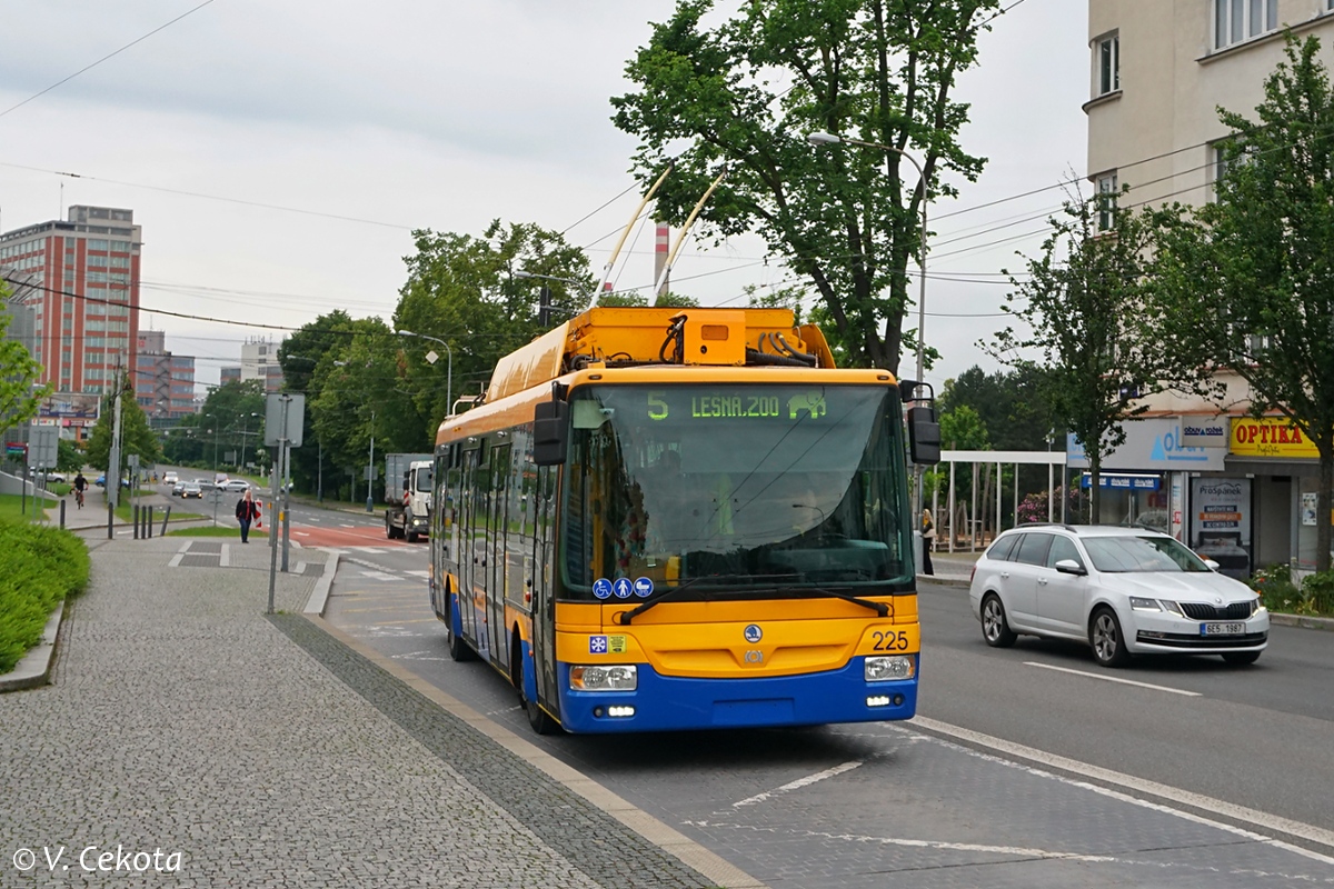 Злин, Škoda 30Tr SOR № 225